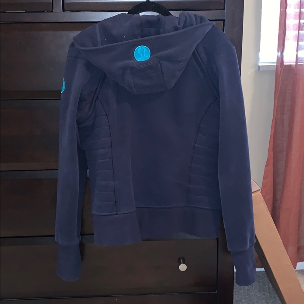 Lululemon Scuba Jacket w/ Removable Sleeves - Picture 2 of 4